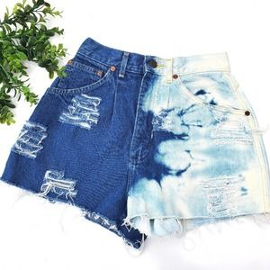 Vintage 1980s Lee Jeans Cutoff Bleached Shorts Distressed Mom Jeans Size 6 P
